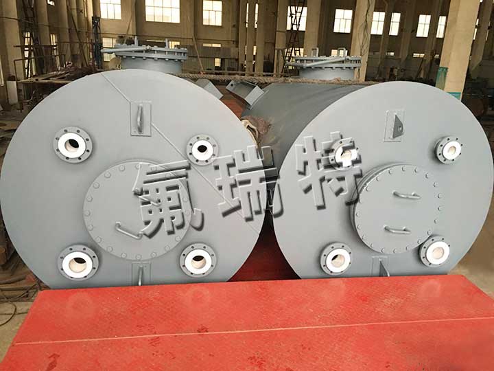 鋼襯塑儲(chǔ)罐、反應(yīng)釜